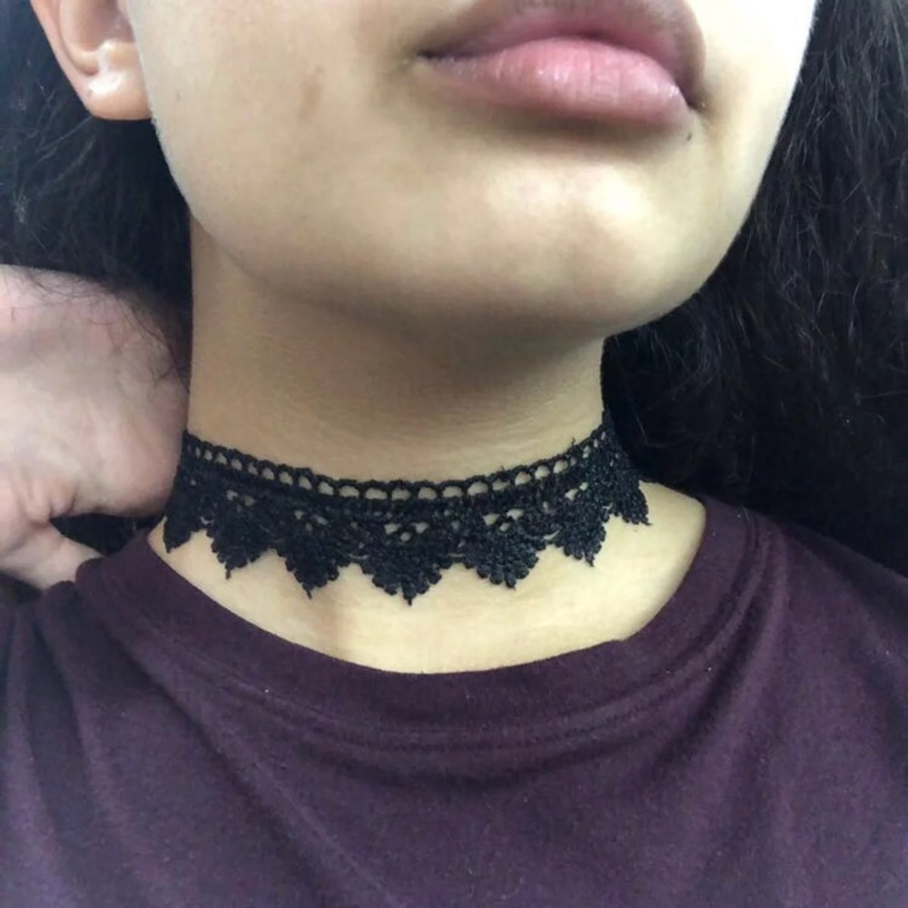 Lace Choker
